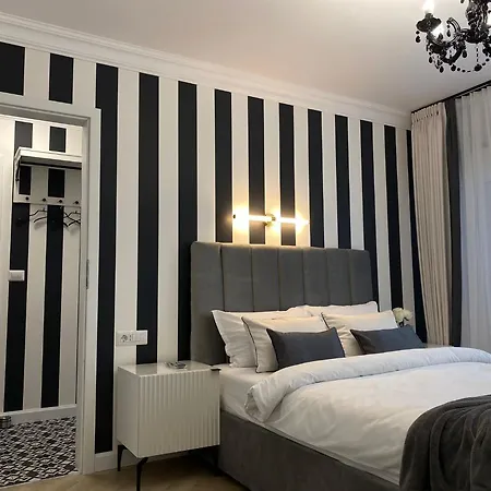 Luxury Black & White * Alba Iulia