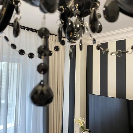 Apartment Luxury Black & White *