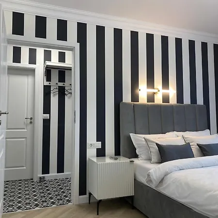 Luxury Black & White Alba Iulia