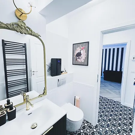 Luxury Black & White *