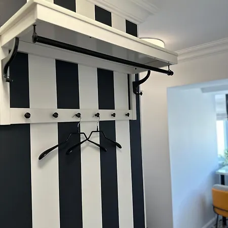 Luxury Black & White Apartment