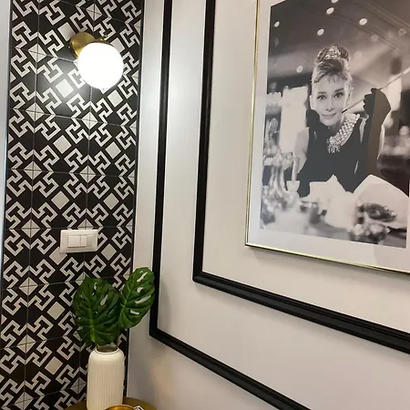 Luxury Black & White Alba Iulia